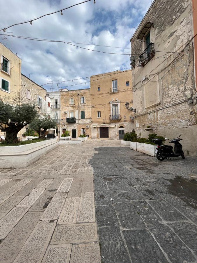 Piazzetta Degli Innamorati Bari Exteriör bild